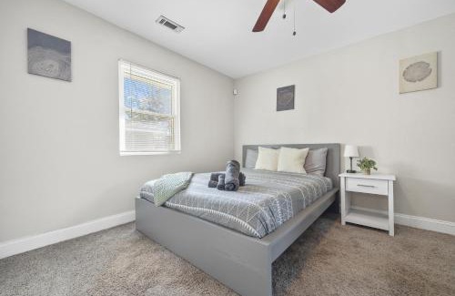 Peoplestown Apartment | Cozy 2-Bedroom Retreat w/Wi-fi & Keurig Coffee