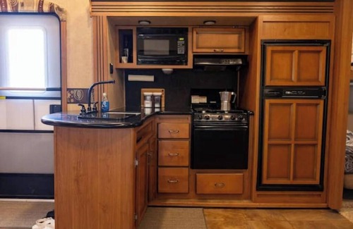 Florida House | Cozy 2-bedroom RV in peaceful Vieques with WiFi, AC