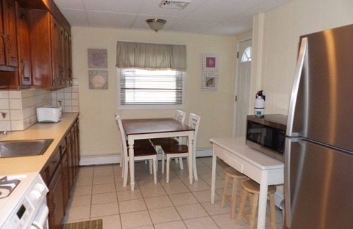 North End Condo | Cozy 2-bedroom Second Floor Condo with AC, WiFi in beautiful Ocean City