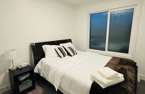 Southeast Edmonton House | Cozy 2 bedroom suite | Pet Friendly | Garage