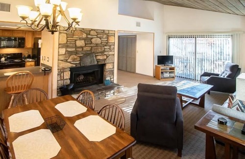 Lake Lure House | Cozy 2 Bedroom Townhouse on Lake Lure