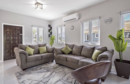 Bouvet Island House | Cozy 2-bedroom townhome in welcoming Nassau with WiFi, AC
