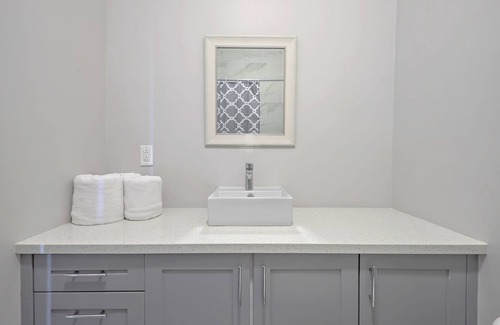 Bouvet Island House | Cozy 2-bedroom townhome in welcoming Nassau with WiFi, AC