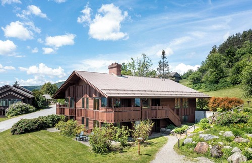 Moscow Condo | Cozy 2-bedroom Trapp Family Lodge ski Guest House in Stowe VT