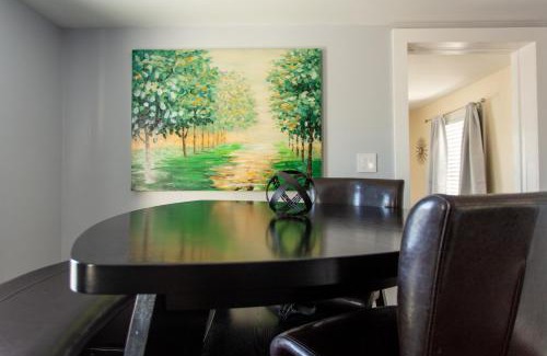 Jacksonville Beach House | Cozy 2 Bedroom Home Minutes from Beach & Bars