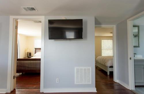 Jacksonville Beach House | Cozy 2 Bedroom Home Minutes from Beach & Bars
