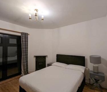 Brentwood Apartment | Cozy 2 Beds Brentwood Flat
