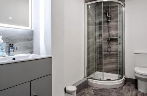 Yeadon Apartment | Cozy 2 BR Flat with Free Parking, Wi-Fi, Kitchen