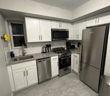 West New York Apartment | Cozy 2 BR suite, 10 min to NYC &Times Sq