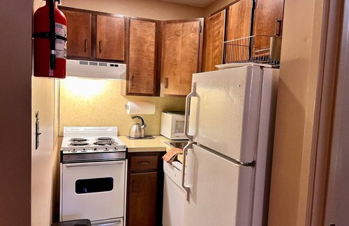 Lincoln House | Cozy 2 BR townhouse with Pool across from Loon Mtn