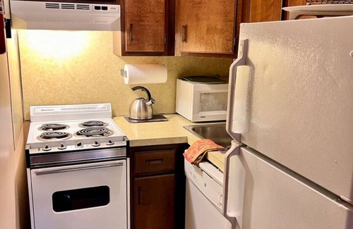 Lincoln House | Cozy 2 BR townhouse with Pool across from Loon Mtn