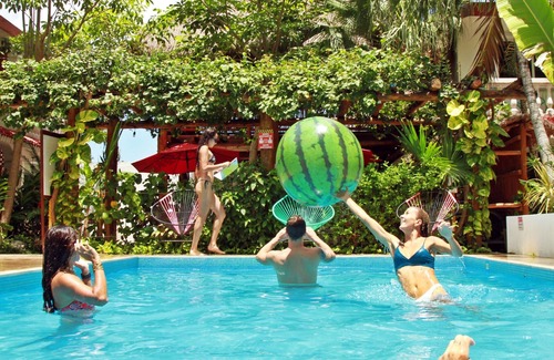 Colonia Adolfo Lopez Mateos Villa | Cozy 2 Floors & 4 Bedroom Villa in Cozumel. V8