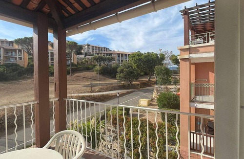 Cap Esterel Apartment | Cozy 2-room apartment with terrace, pool and parking
