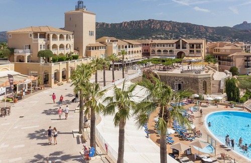 Cap Esterel Apartment | Cozy 2-room apartment with terrace, pool and parking