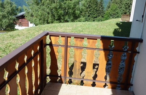 Station de Drouzin le Mont Apartment | Cozy 2-Room Apartment with Terrace, Mountain Views, and Parking in Le Biot