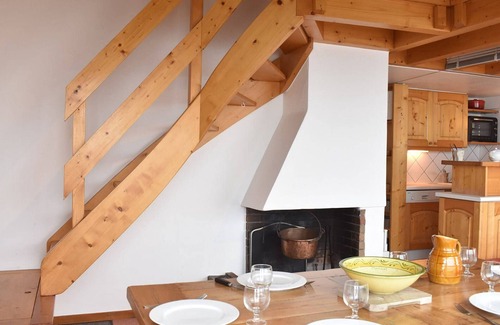 Meribel Centre Apartment | Cozy 2-Room Mezzanine Apartment for 6 in Méribel Center, 200m from Slopes