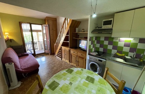 Saint-Cyprien Plage Villa | Cozy 2-Room Villa with Loft, 5 Sleeps, 100m from Beach, Terrace, BBQ, Pets Welcome