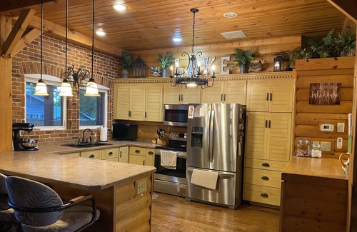 Watertown Cabin | Cozy 2-Story Cabin on Beautiful Lake Kampeska