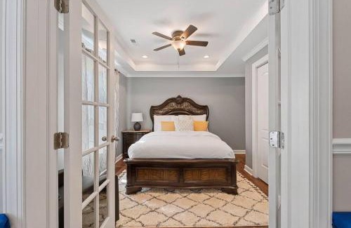 Mount Mourne Apartment | Cozy 2b 2b Spa 2 Steam Saunas Home Theater Gym
