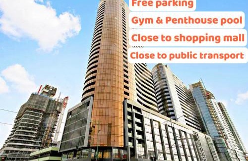 Box Hill Apartment | Cozy 2B2B Apartment with Free Parking & Penthouse Pool