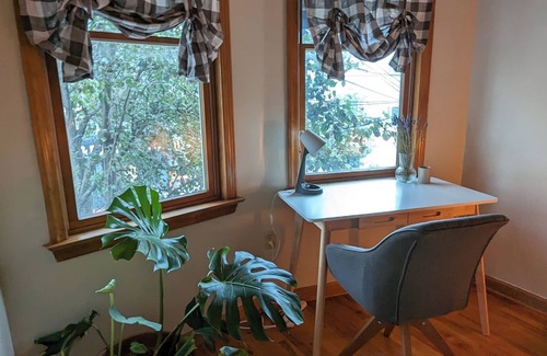 The Village Apartment | Cozy 2BD/1BA in the Heart of downtown JC - Pet Friendly!