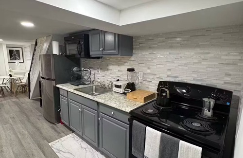 Union City Apartment | Cozy 2BD Basement Haven in the Big Apple…