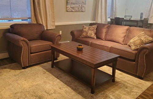 Russian Jack Park Apartment | Cozy 2bdrm, close to major hospitals, centrally located