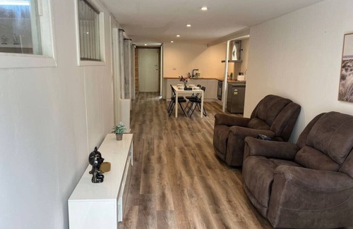 Chapel Hill House | Cozy 2Beds Studio w/Kitchen/Laundry near Zoo&Mall