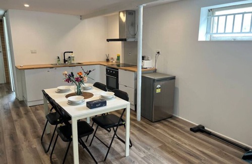 Chapel Hill House | Cozy 2Beds Studio w/Kitchen/Laundry near Zoo&Mall