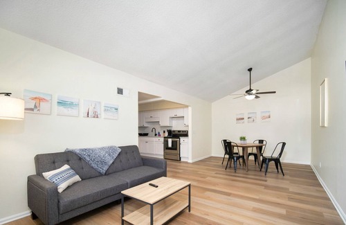 Southpoint House | Cozy 2BR/1BA apartment in Southside Jax - perfect for couples, families, or business travelers