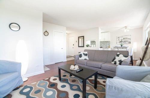 Crescent Heights Apartment | Cozy 2BR Apt Free Parking Wi-Fi & Coffee
