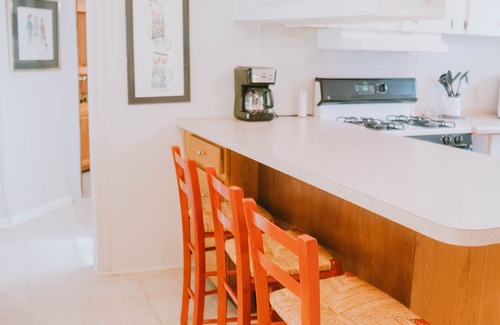 Tallahassee Cottage | Cozy 2br Cottage next door to Maclay State Park!