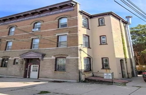 The Heights Apartment | Cozy 2BR Escape – Steps to Transit, Close to NYC