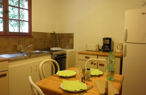 Boulouris-sur-Mer Apartment | Cozy 2BR Garden Apartment in Saint-Raphaël - Pool, Parking, 600m to Beach