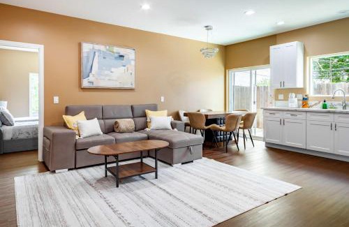 Thousand Oaks House | Cozy 2BR Home Mountain Views Pet Friendly