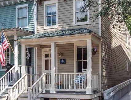 Historic District House | Cozy 2br home w/parking in downtown Annapolis