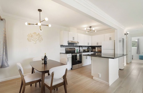 Pacifica Apartment | Cozy 2BR Mountain View Private Deck