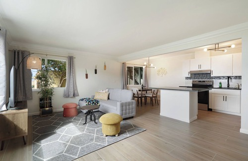 Pacifica Apartment | Cozy 2BR Mountain View Private Deck