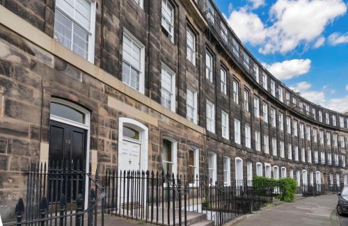 West End Apartment | Cozy 2BR Retreat - City Centre