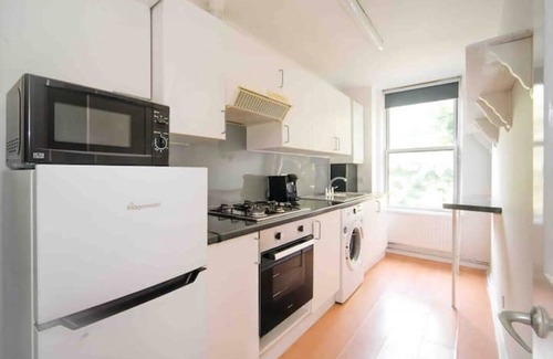 Whittington House | "cozy 2BR Retreat, London Rental