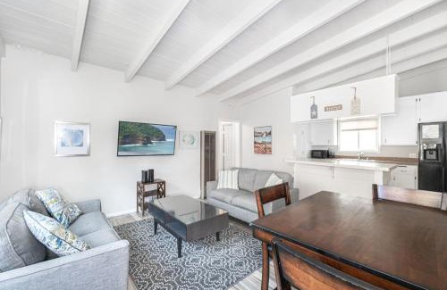 Balboa Peninsula House | Cozy 2Br Upstairs Cottage Steps From Sand In Prime Location By Beachview Rentals