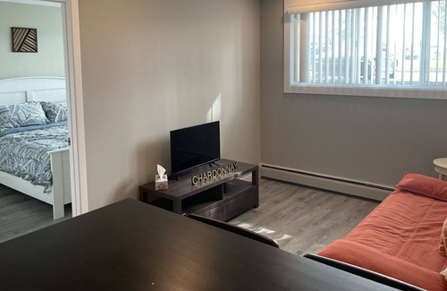 Saint-Hubert Apartment | Cozy 3 1/2 - 1 bedroom near train to Montreal