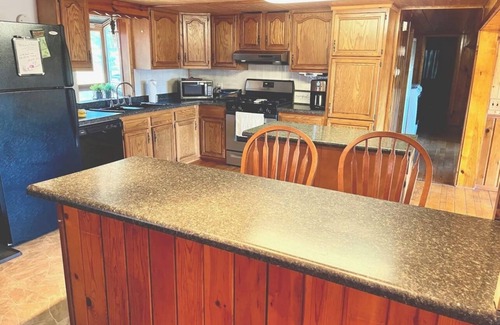 Minocqua Cabin | Cozy 3 b/r home w/quick access to snowmobile trails in the beautiful Northwoods