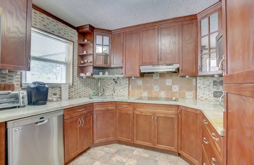 North Corals House | Cozy 3 bdr house is centrally located with heated pool