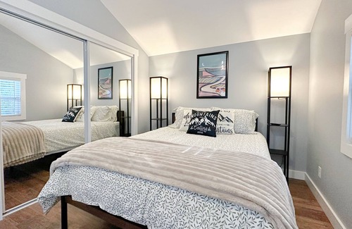 Conway Ski Chalet | Cozy 3 Bdrm Chalet Near Everything!