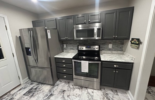 Mount Berry House | Cozy 3 bed 2 bath close to tennis courts, Berry College, mall, movie theater