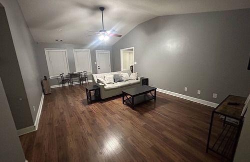 Mount Berry House | Cozy 3 bed 2 bath close to tennis courts, Berry College, mall, movie theater