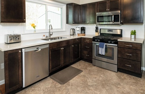 Bloomington House | Cozy 3-Bed Home, 2 miles from IU Campus