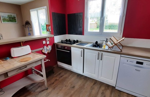 La Roche-Posay House | Cozy 3-Bed Home Near St Roch Thermal Baths, Fully Equipped, Sleeps 9