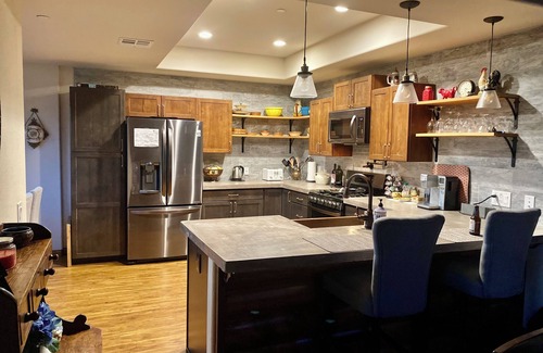 Pine Cove House | Cozy 3 bedroom house in Idyllwild with garage and electric car charging outlet.